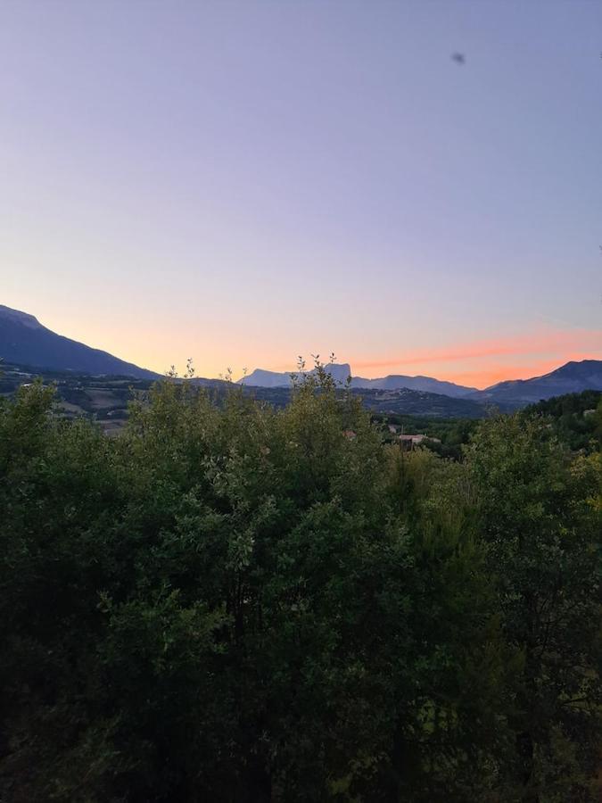 Charmant Appartement Calme Et Lumineux Chateauvieux  Екстериор снимка