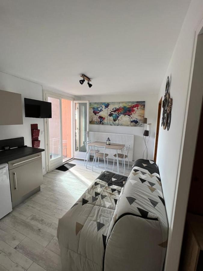 Charmant Appartement Calme Et Lumineux Chateauvieux  Екстериор снимка